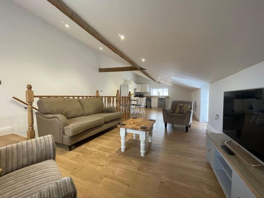2 Bedroom Cottage In Old Town Swindon Exteriör bild