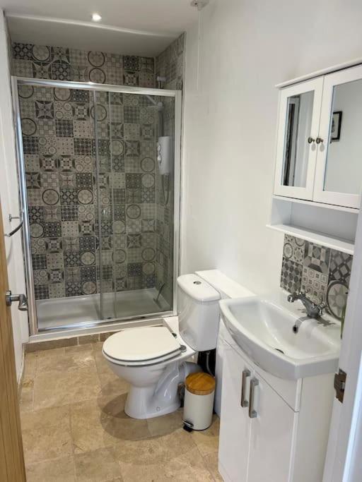 2 Bedroom Cottage In Old Town Swindon Exteriör bild